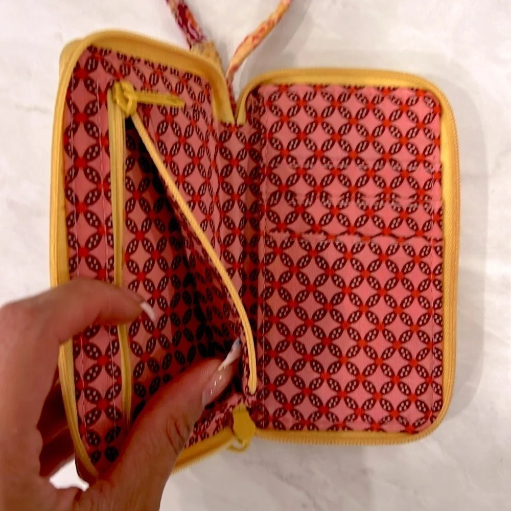 🔥Vera Bradley Vibrant Yellow and Pink Women's Wristlet🔥